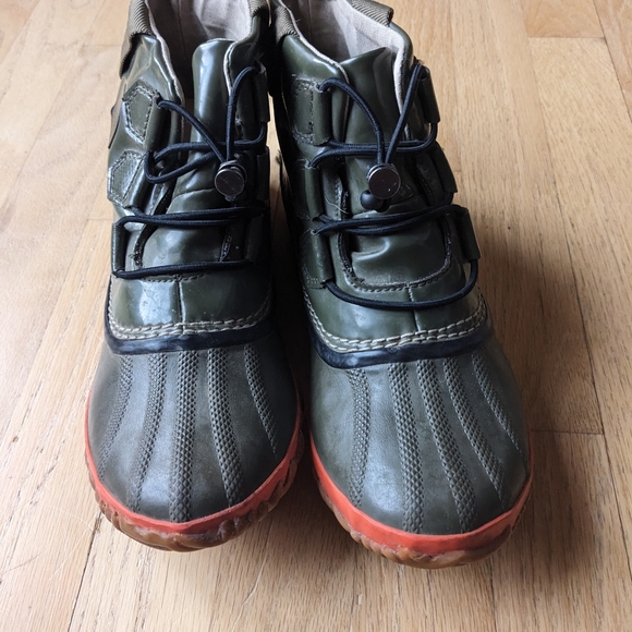 Sorel Green and orange waterproof boots size 8 - Picture 2 of 7